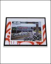 Carica l'immagine nel visualizzatore di Gallery, Graffiti Milano si è unita a "SHEK" per creare 6 fotografie uniche, stampate con disegni realizzati a mano dall'artista stesso. Artwork N.5