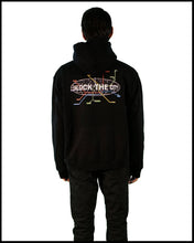 Carica l'immagine nel visualizzatore di Gallery, "unlock the city" hoodie retro (indossata)
